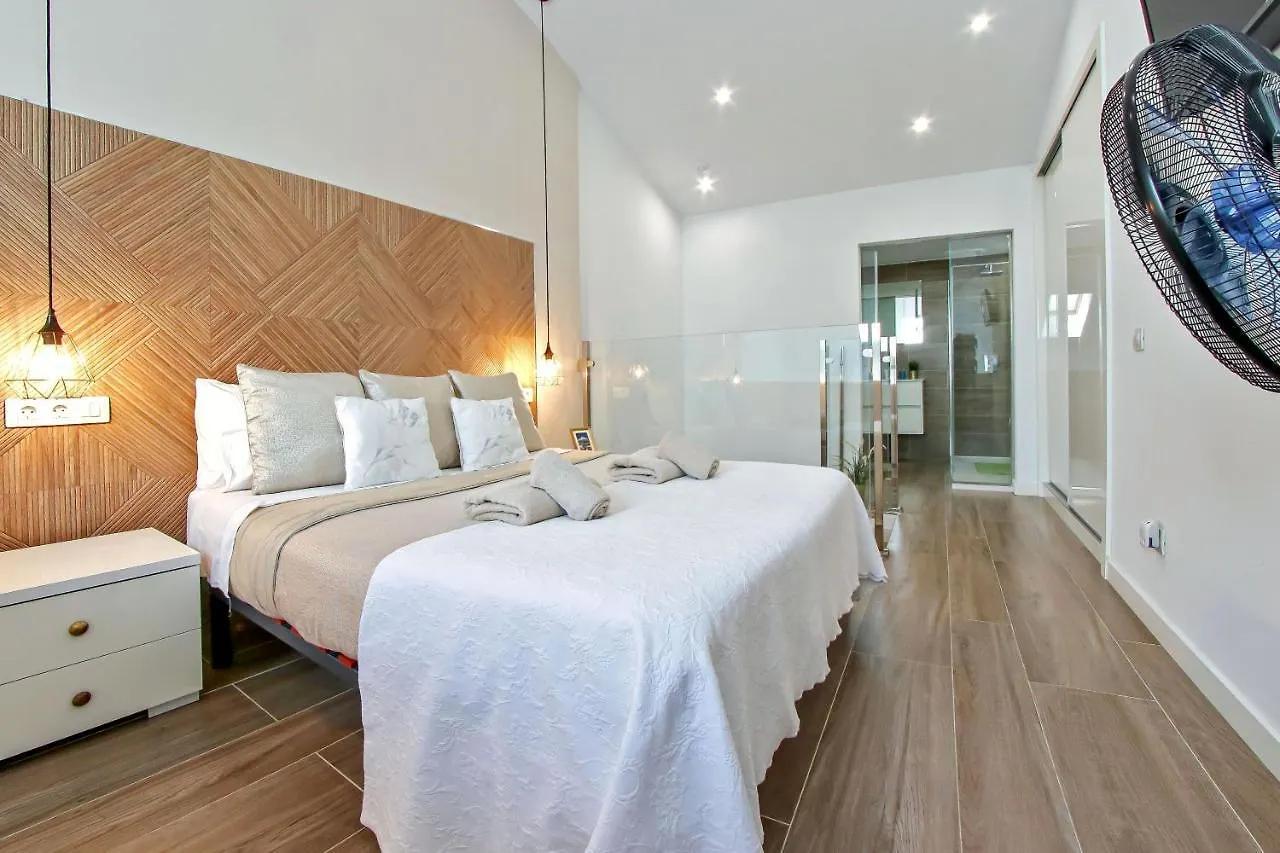 Amazing Maisonette With A Sea View And A Pool Access لوس كريستيانوس إسبانيا