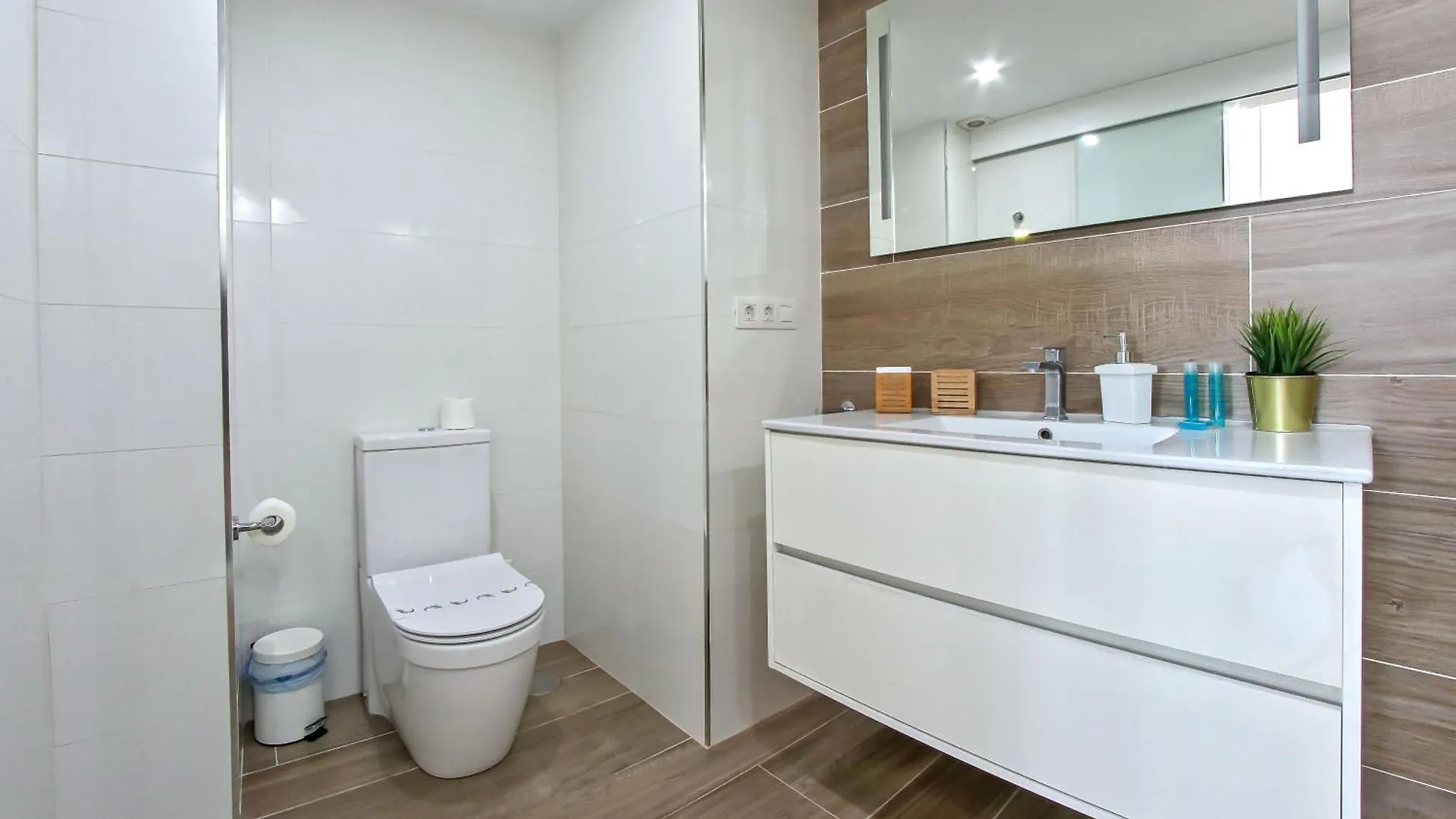 Amazing Maisonette With A Sea View And A Pool Access لوس كريستيانوس