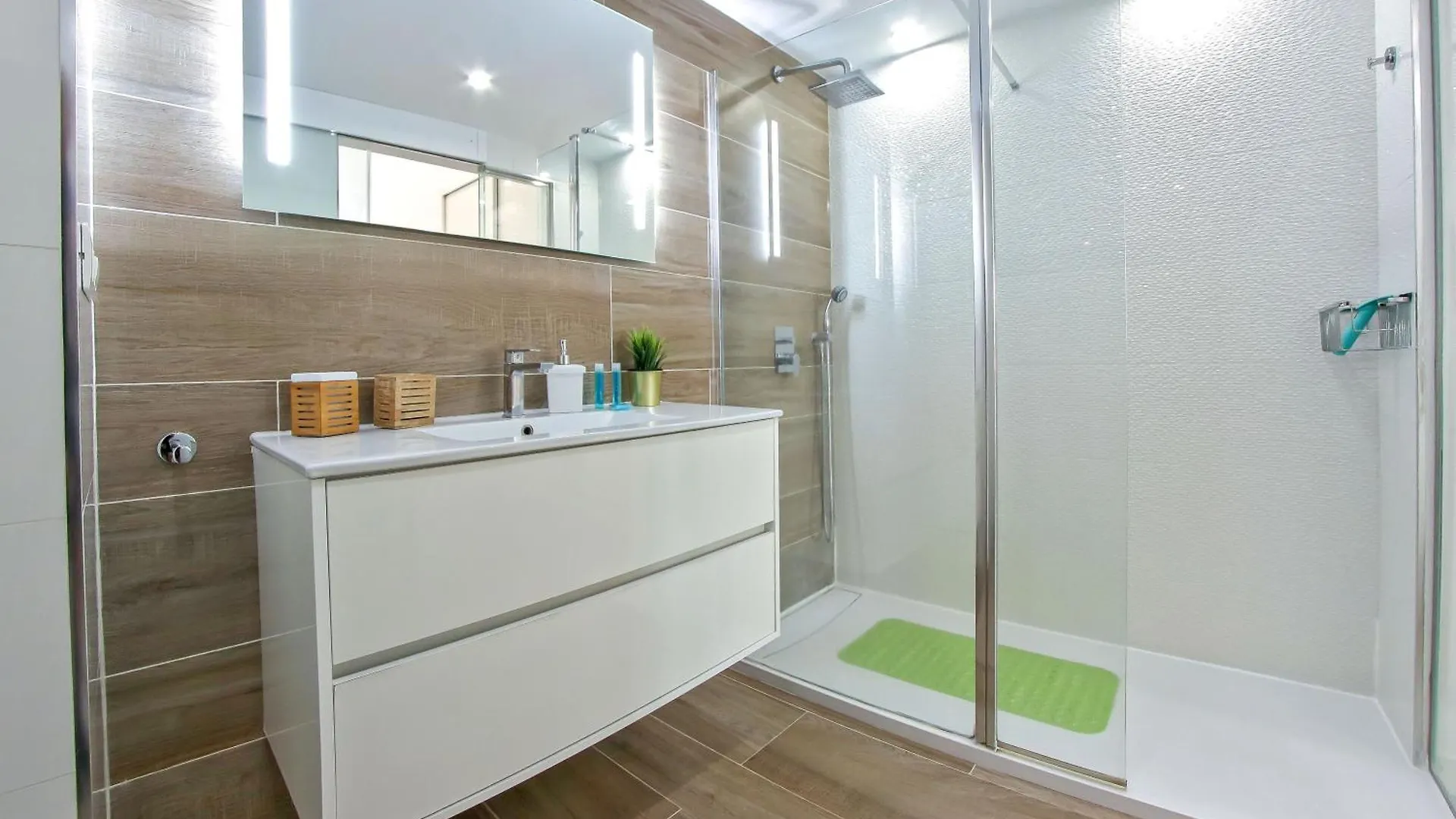 Amazing Maisonette With A Sea View And A Pool Access Los Cristianos  España