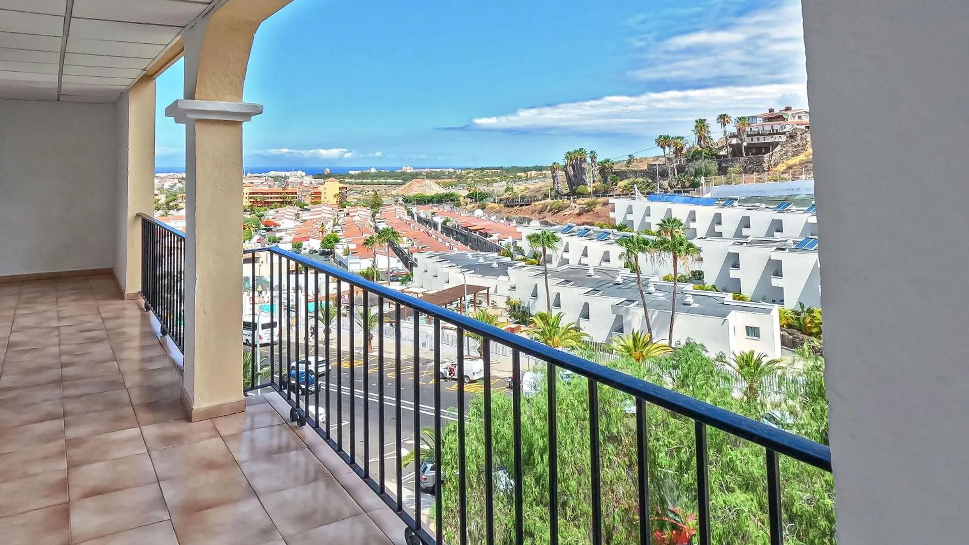 Amazing Maisonette With A Sea View And A Pool Access Los Cristianos  Apartamento