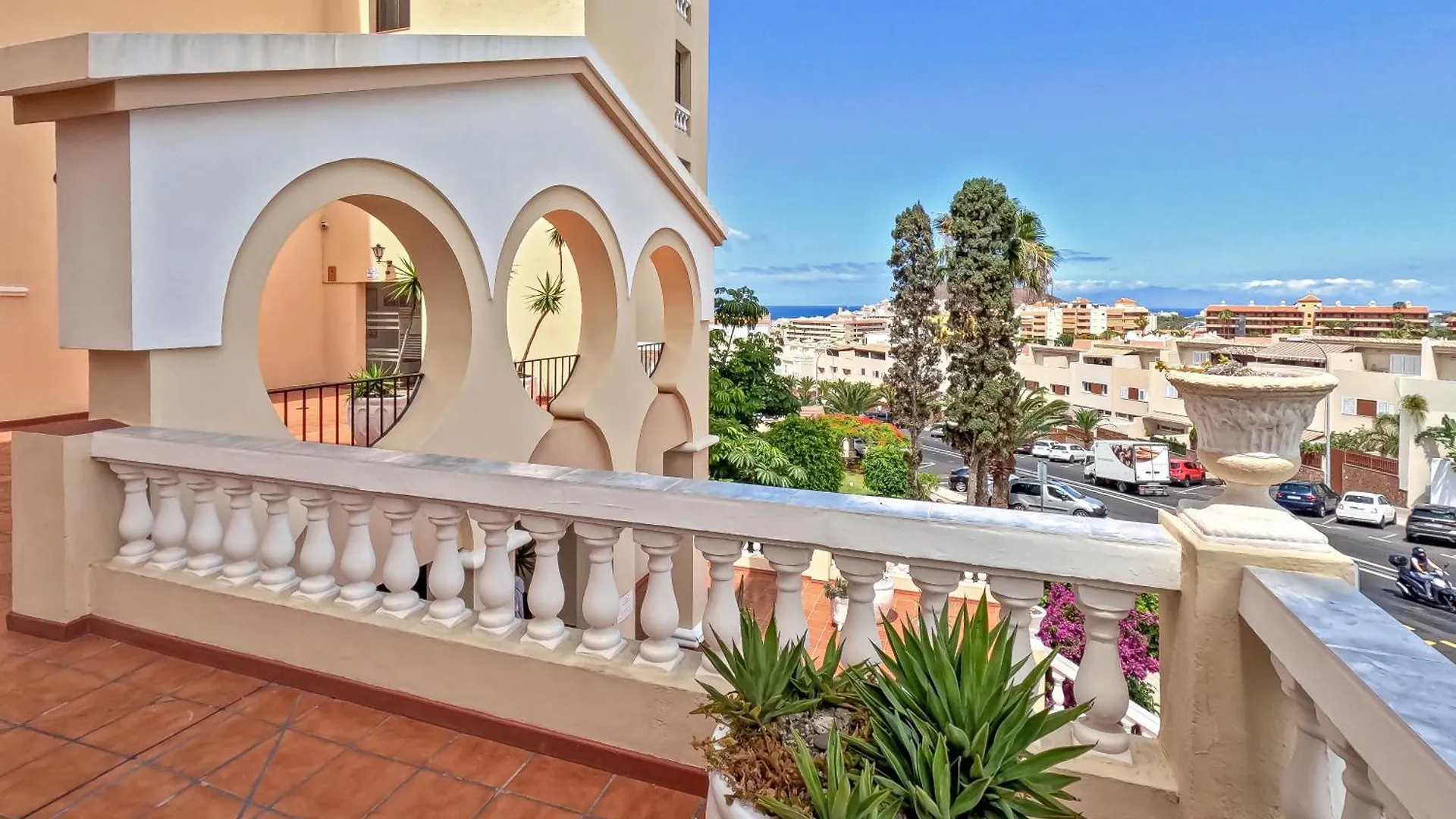 Amazing Maisonette With A Sea View And A Pool Access لوس كريستيانوس إسبانيا